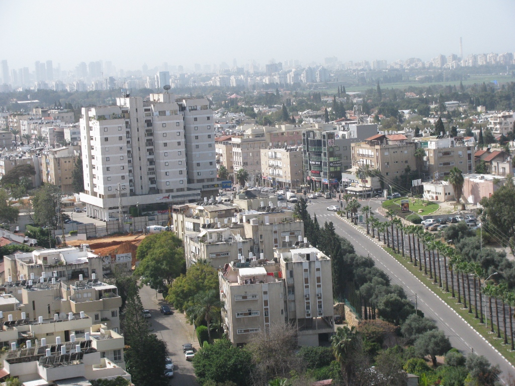 מבט על העיר רמת השרון
